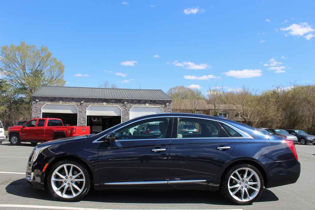 Used 2017 Cadillac XTS Premium Luxury image 9