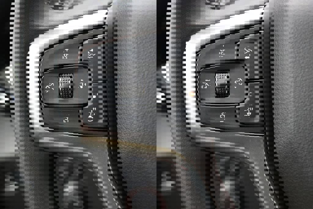 Used 2024 Chevrolet Silverado 1500 LT AWD/4WD image 20