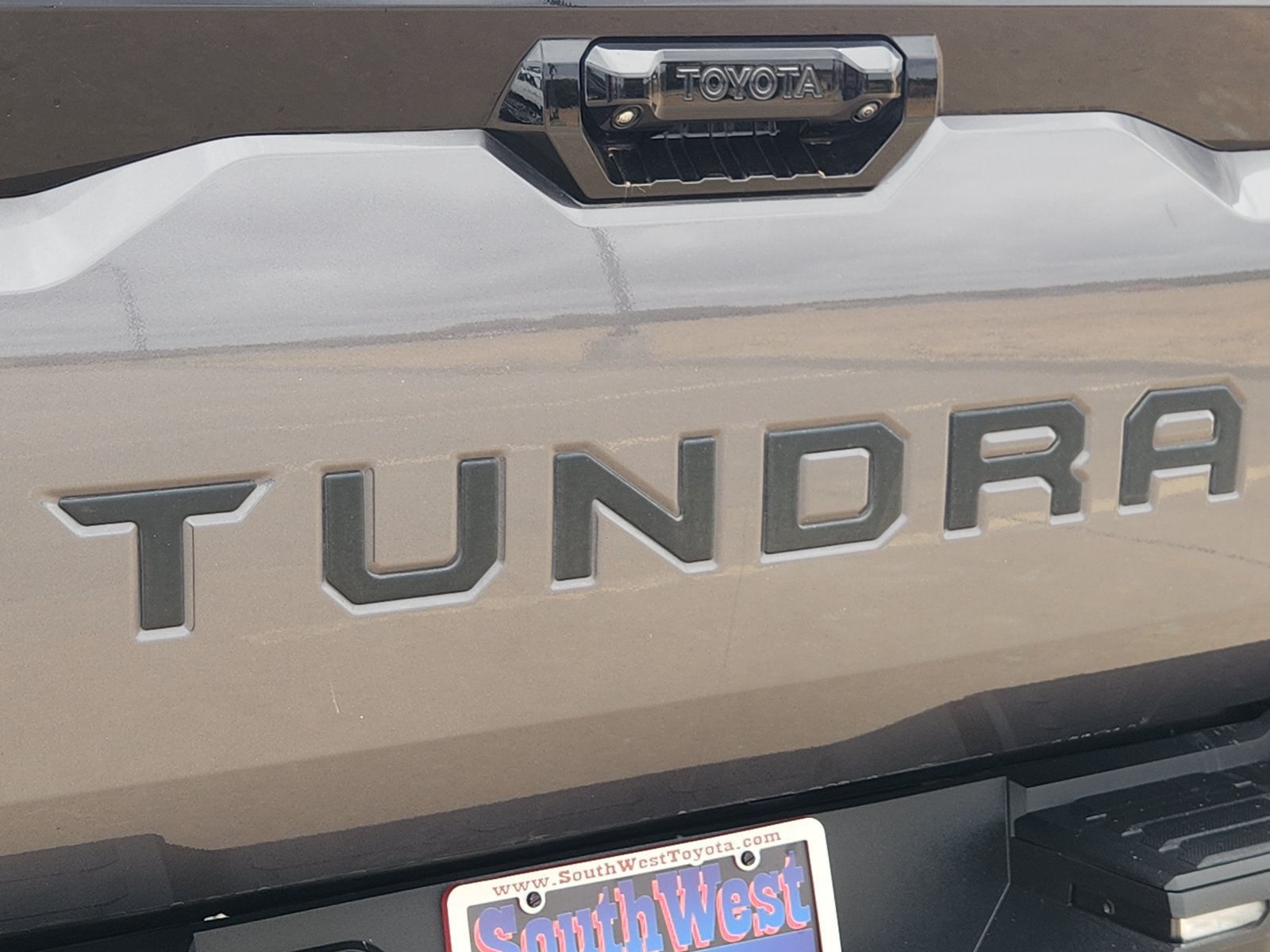 Used 2024 Toyota Tundra Platinum AWD/4WD image 12