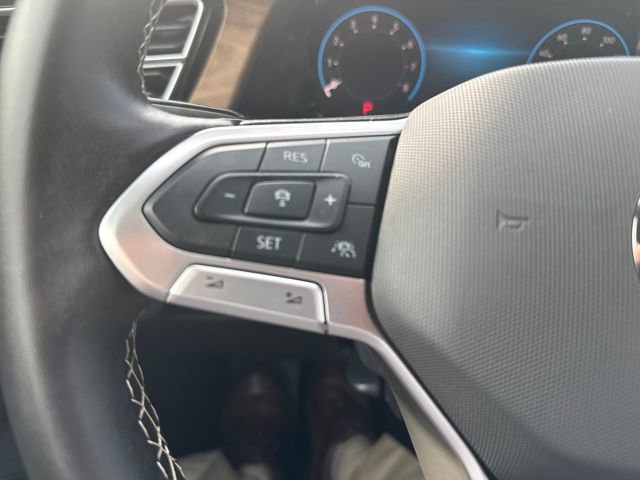 Used 2025 Volkswagen Atlas SE image 19