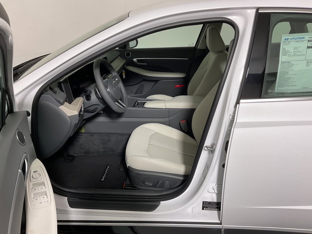 New 2025 Hyundai Sonata SEL image 18
