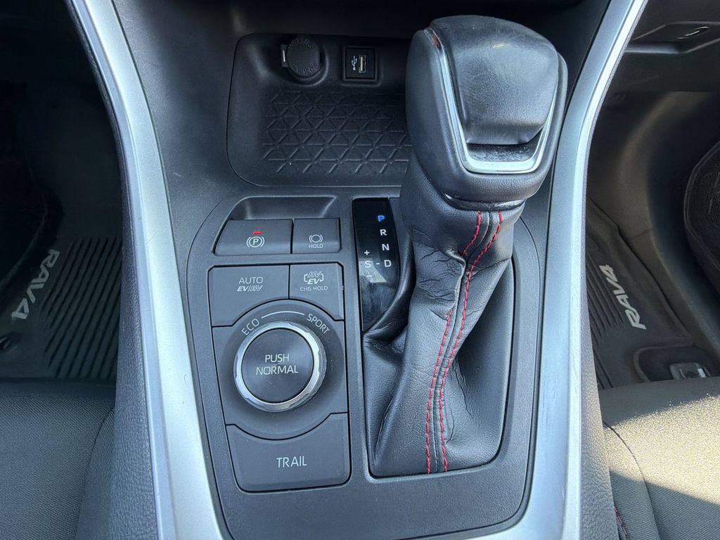 Used 2024 Toyota RAV4 SE w/ Weather & Moonroof Package AWD/4WD image 25