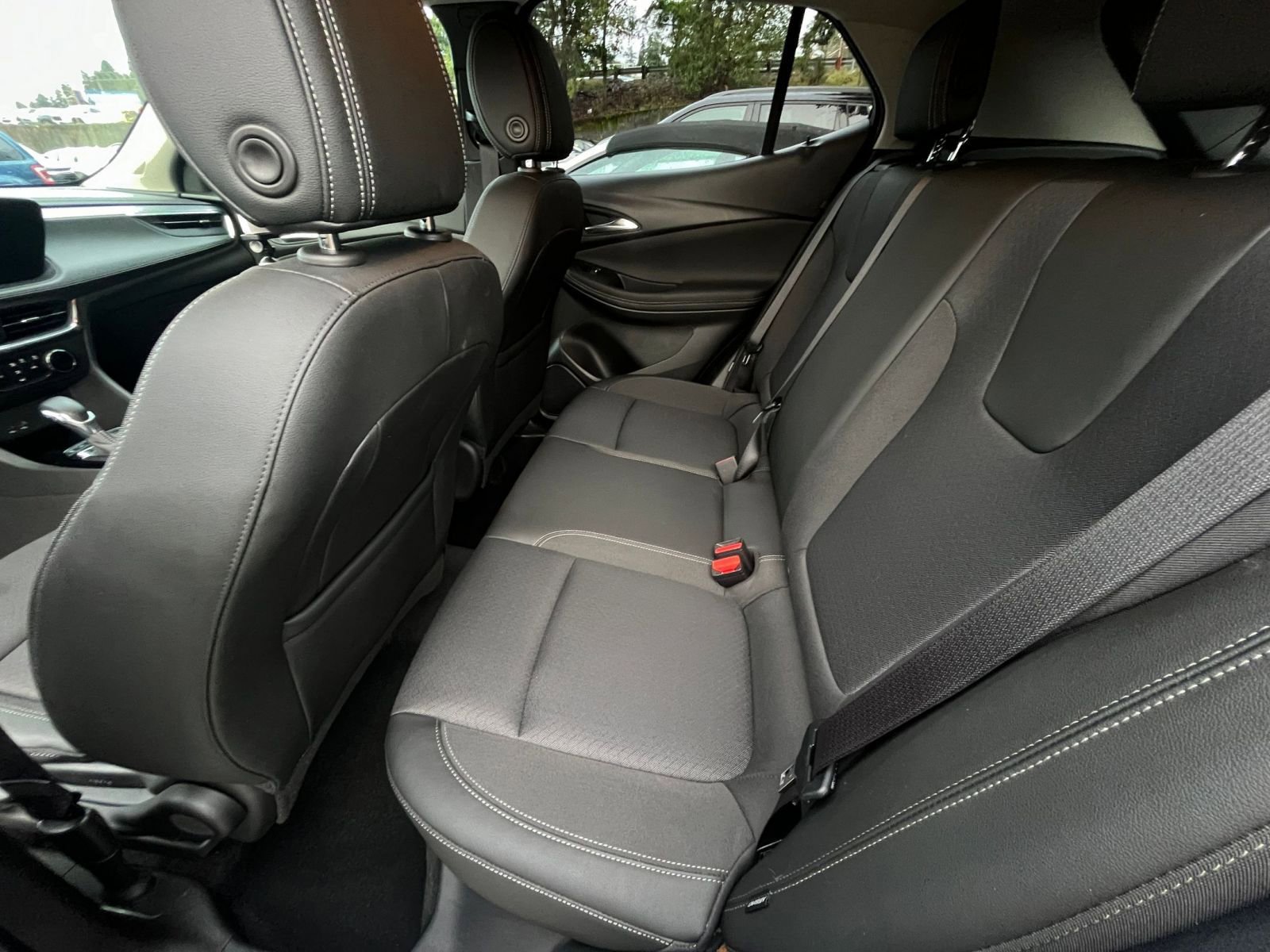 Used 2025 Buick Encore GX Preferred image 27