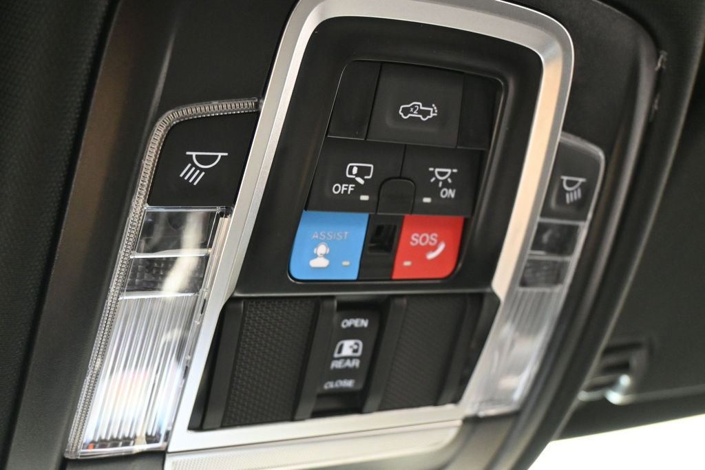 Used 2026 RAM 1500 Laramie AWD/4WD image 23