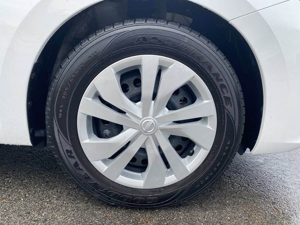 Used 2024 Nissan Versa S image 9