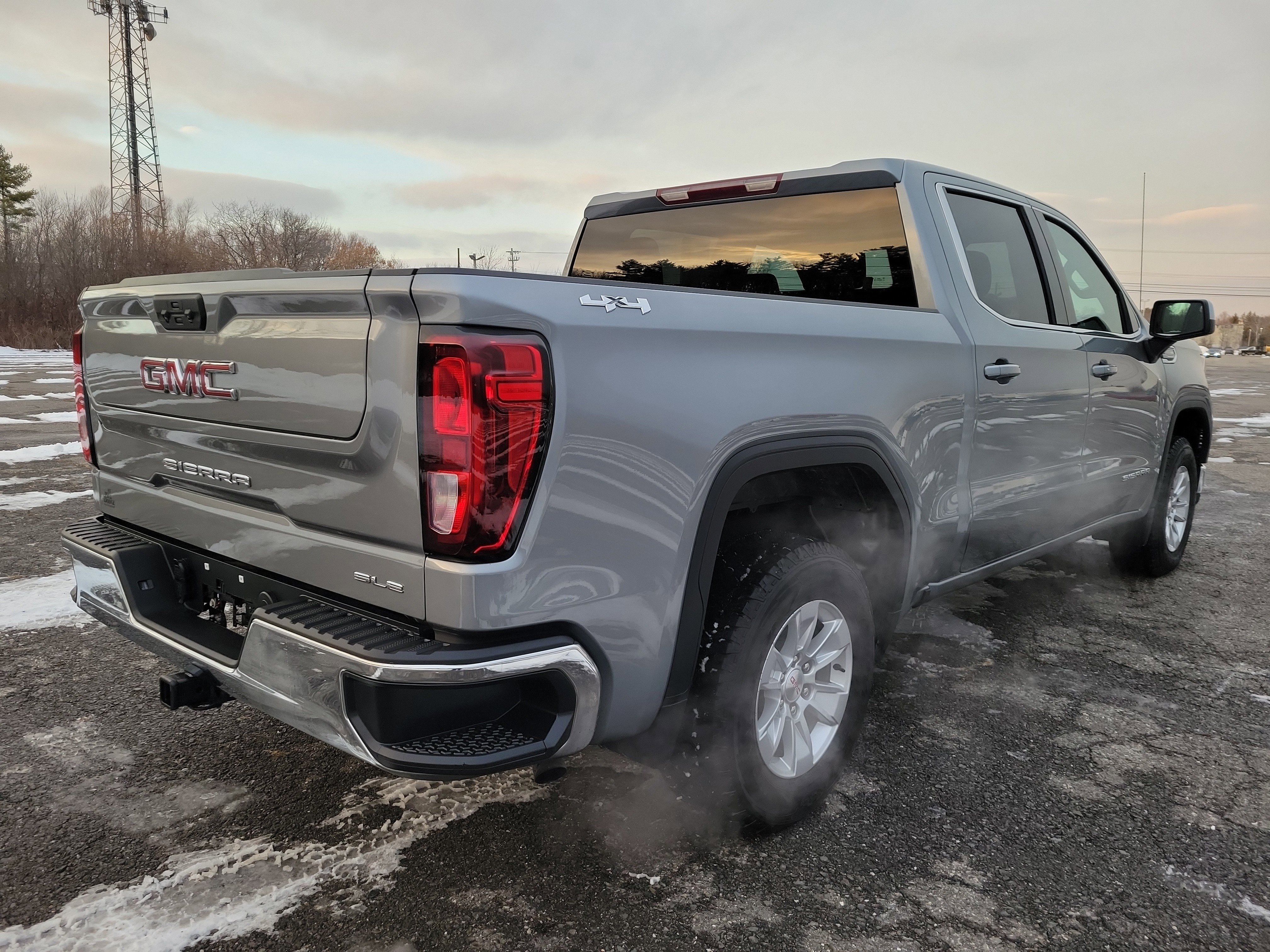 Used 2024 GMC Sierra 1500 SLE image 5