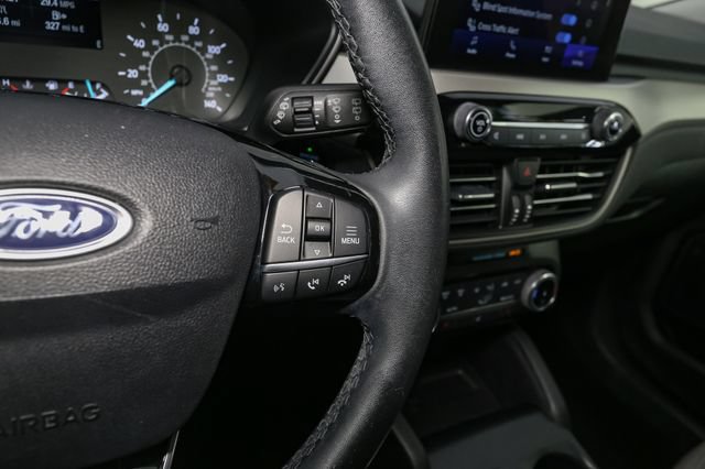 Used 2022 Ford Escape SE w/ Cold Weather Package FWD image 28