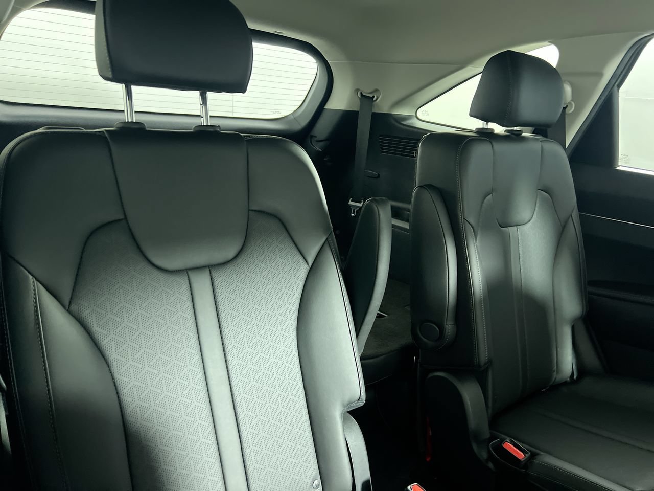 Used 2022 Kia Sorento EX w/ Panoramic Sunroof Package FWD image 32
