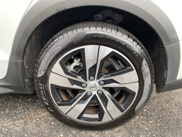 Used 2021 Volvo V60 T5 Cross Country w/ Climate Package image 11