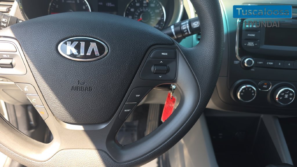 Used 2017 Kia Forte LX FWD image 17
