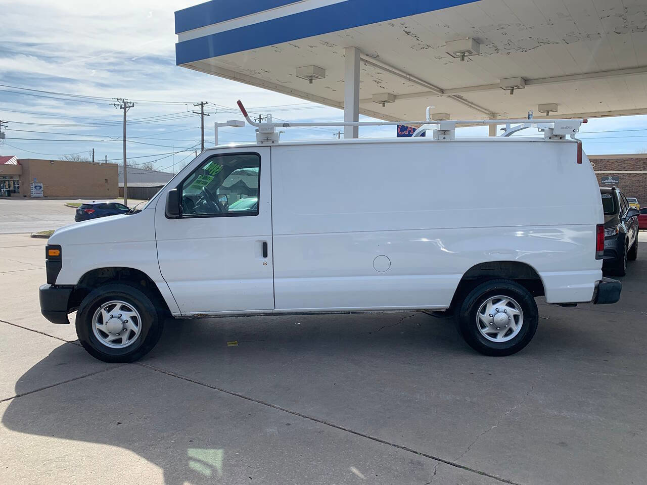 Used 2009 Ford E-250 and Econoline 250 E 250 3dr Cargo Van RWD image 4