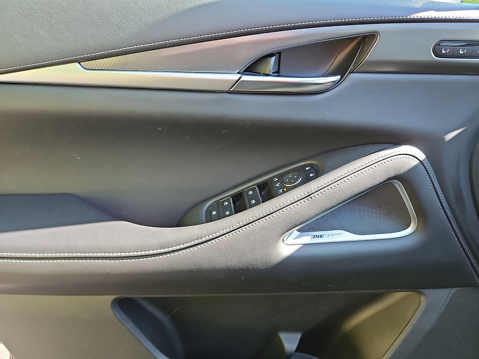 Used 2023 INFINITI QX60 Luxe w/ Performance Audio Package AWD/4WD image 12