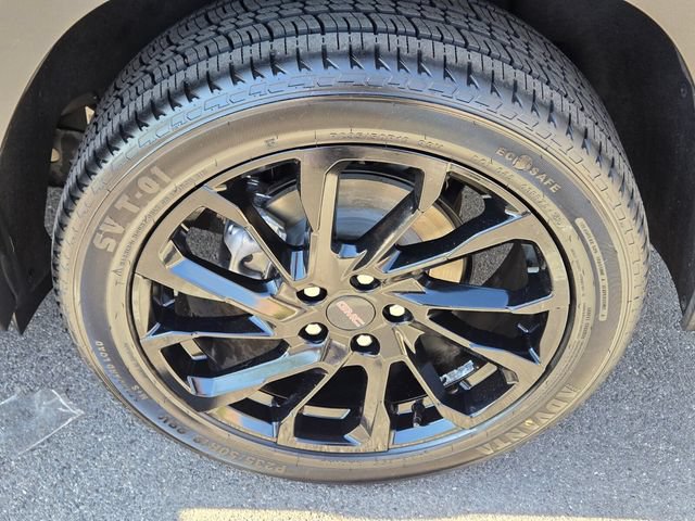 Used 2023 GMC Terrain SLE w/ Elevation Edition AWD/4WD image 11
