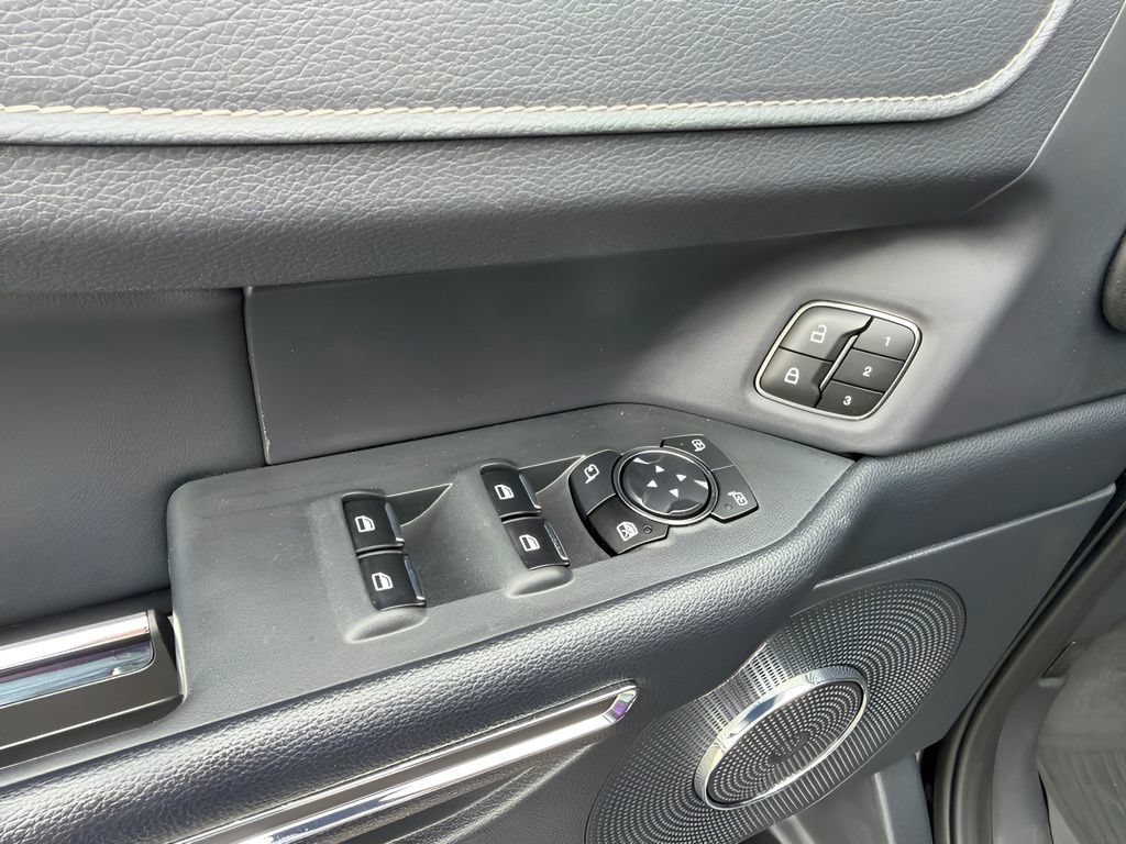 Used 2023 Ford Expedition XLT AWD/4WD image 10