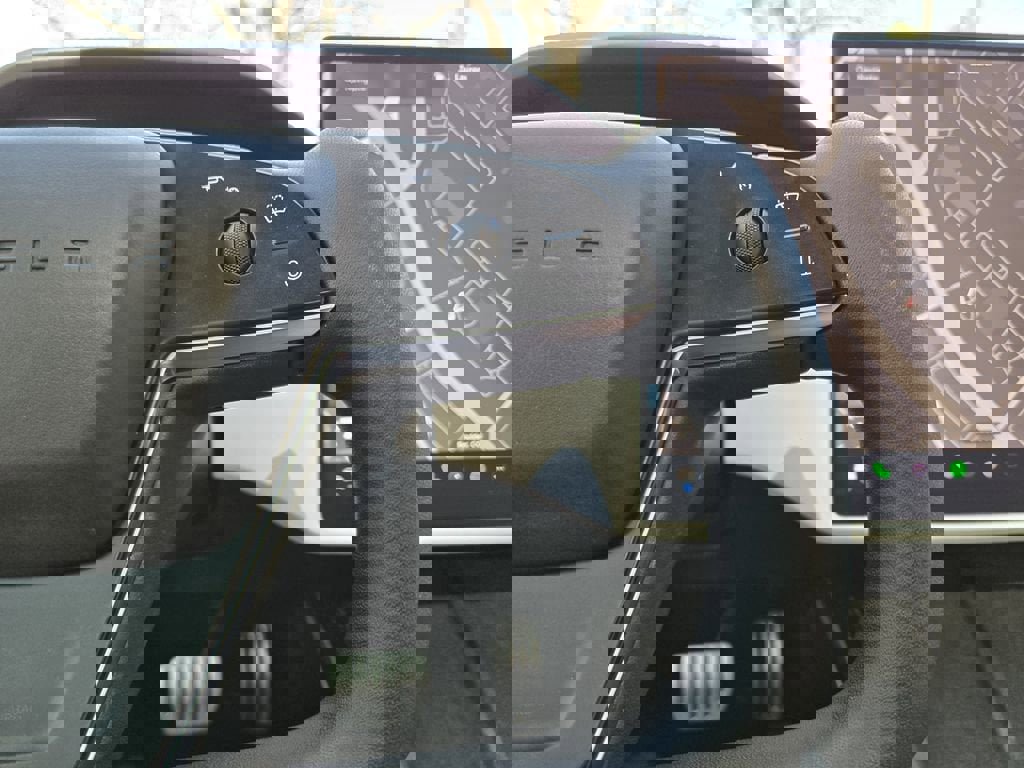 Used 2022 Tesla Model S image 21