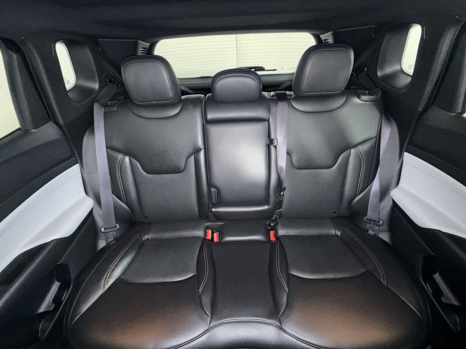 Used 2023 Jeep Compass Limited w/ Sun and Sound Group AWD/4WD image 24