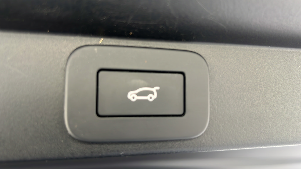 Used 2026 Land Rover Range Rover SE AWD/4WD image 19
