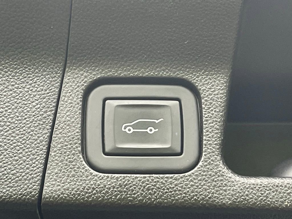 Certified 2023 GMC Acadia Denali w/ Denali Ultimate Package AWD/4WD image 23