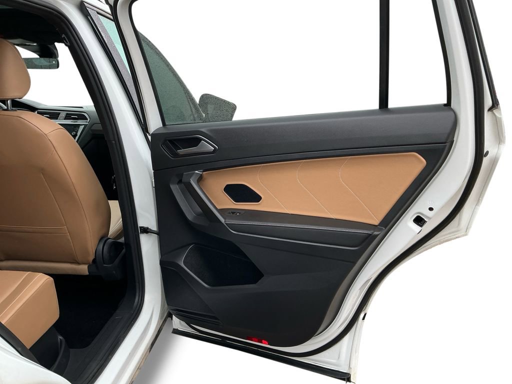 Used 2022 Volkswagen Tiguan SE R-Line AWD/4WD image 17