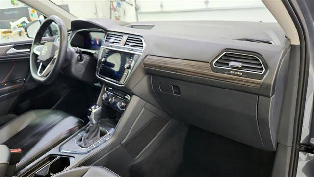 Used 2024 Volkswagen Tiguan Wolfsburg Edition image 25