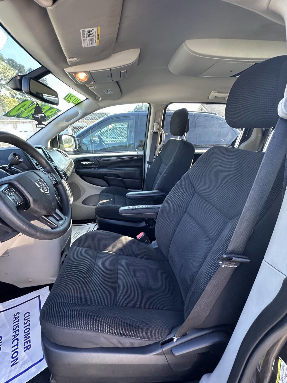 Used 2020 Dodge Grand Caravan SE w/ UConnect Hands-Free Group image 7