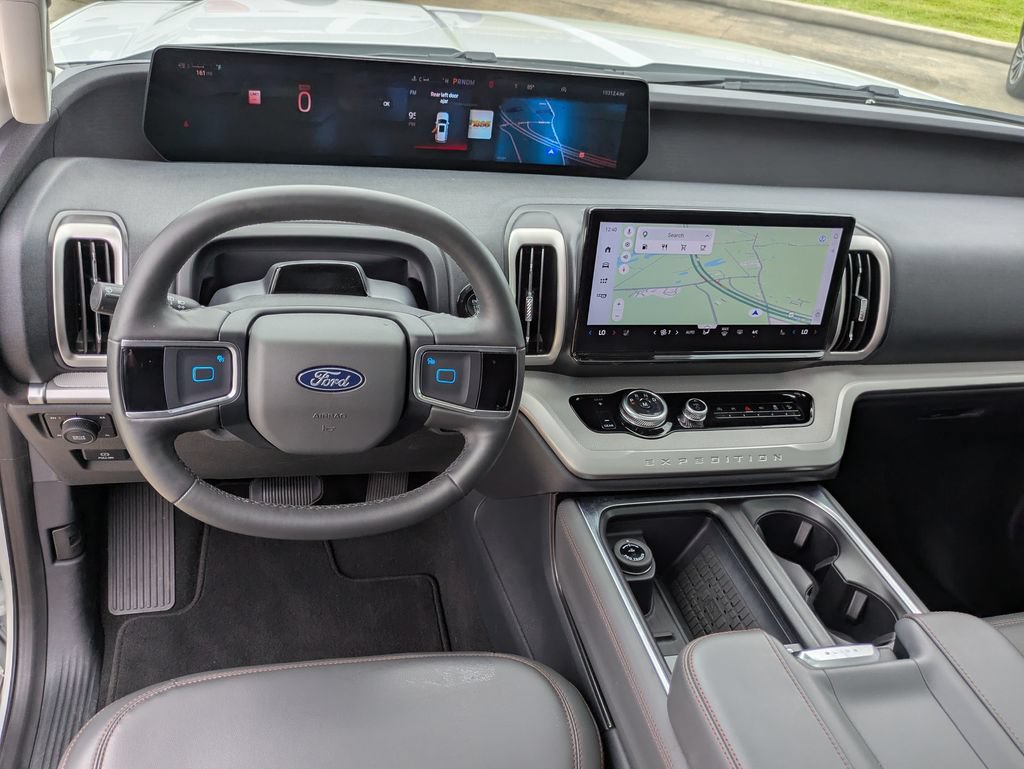 Used 2025 Ford Expedition Active AWD/4WD image 14