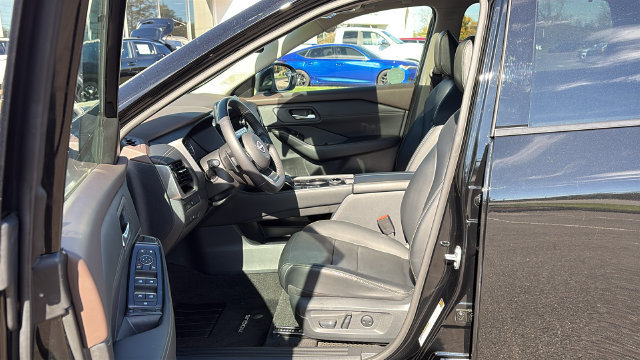 Certified 2023 Nissan Rogue SL w/ SL Premium Package AWD/4WD image 10