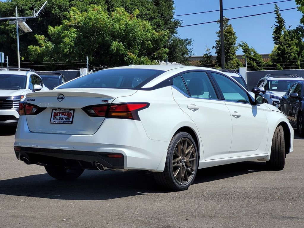 New 2025 Nissan Altima 2.5 SR image 3