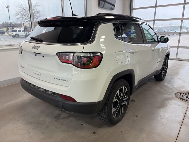Used 2022 Jeep Compass Limited image 4