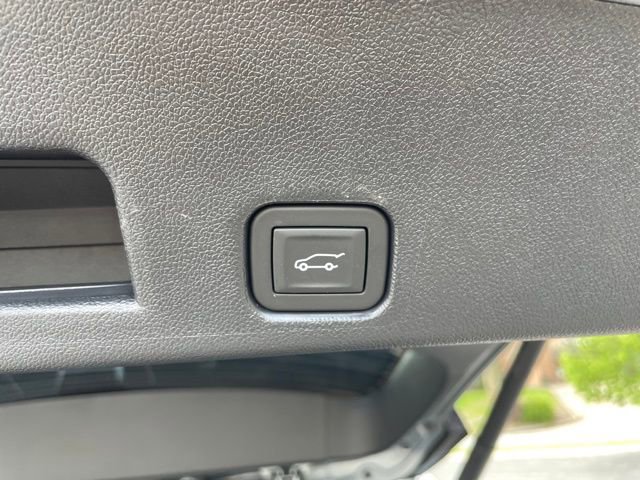 Used 2025 Chevrolet Traverse High Country image 45