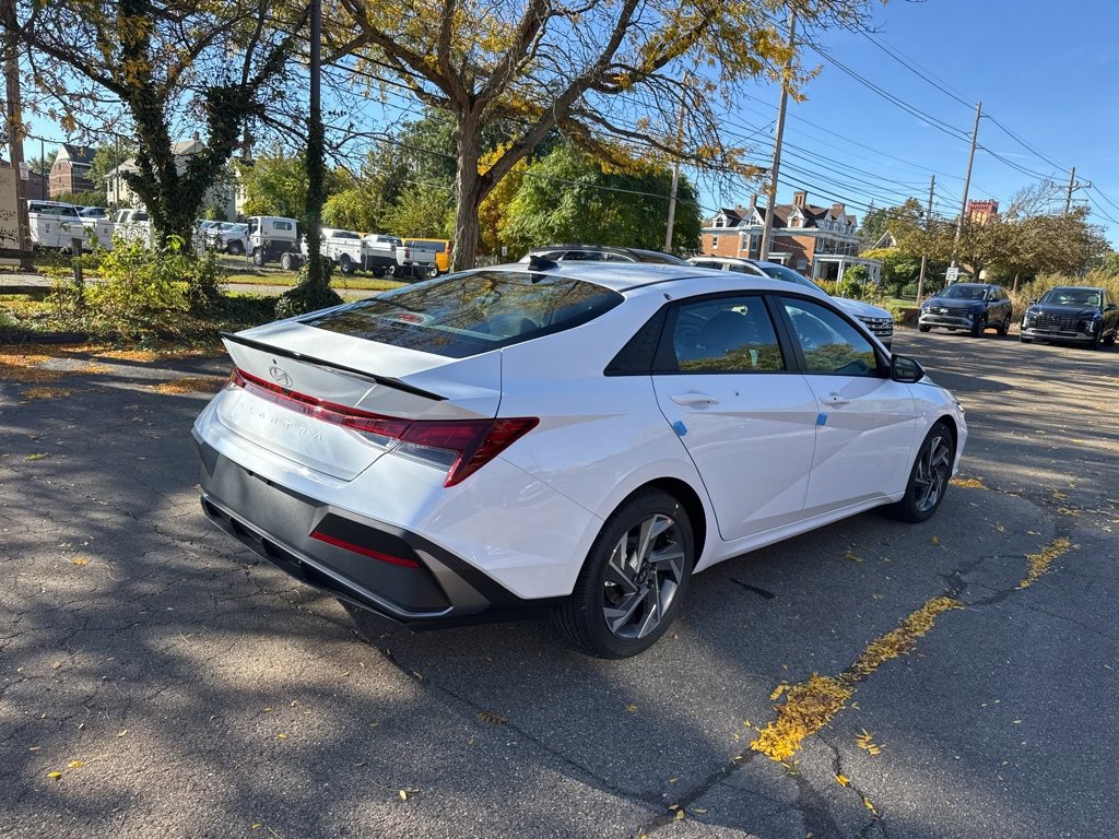 New 2025 Hyundai Elantra Sport image 7
