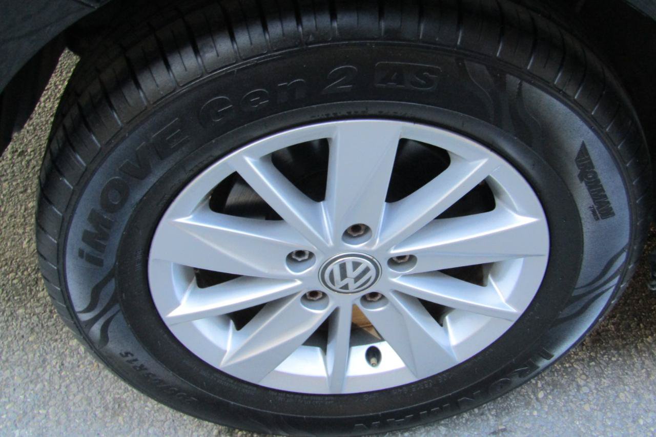 Used 2017 Volkswagen Golf S FWD image 33