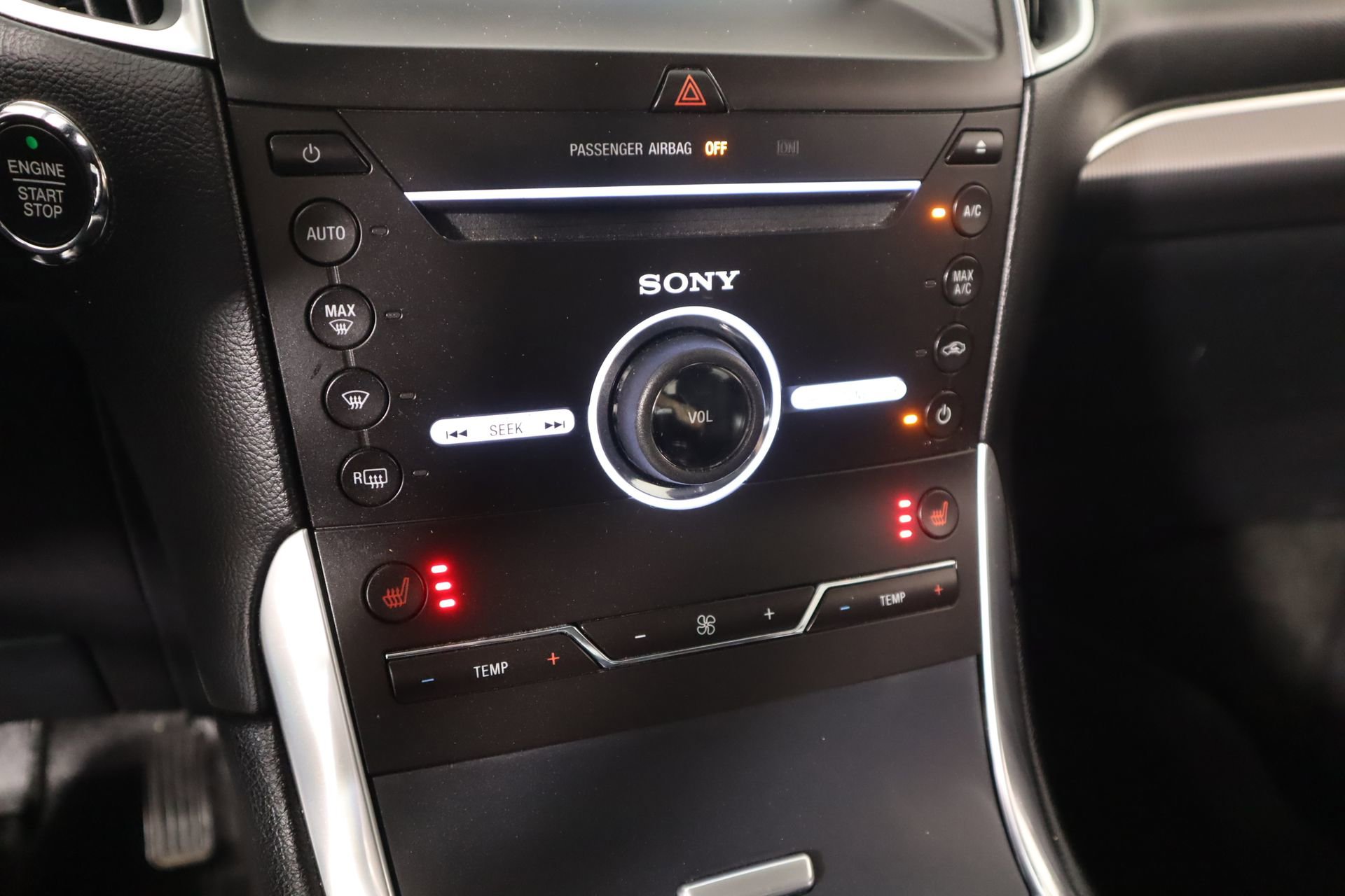 Used 2015 Ford Edge Titanium w/ Technology Package image 8