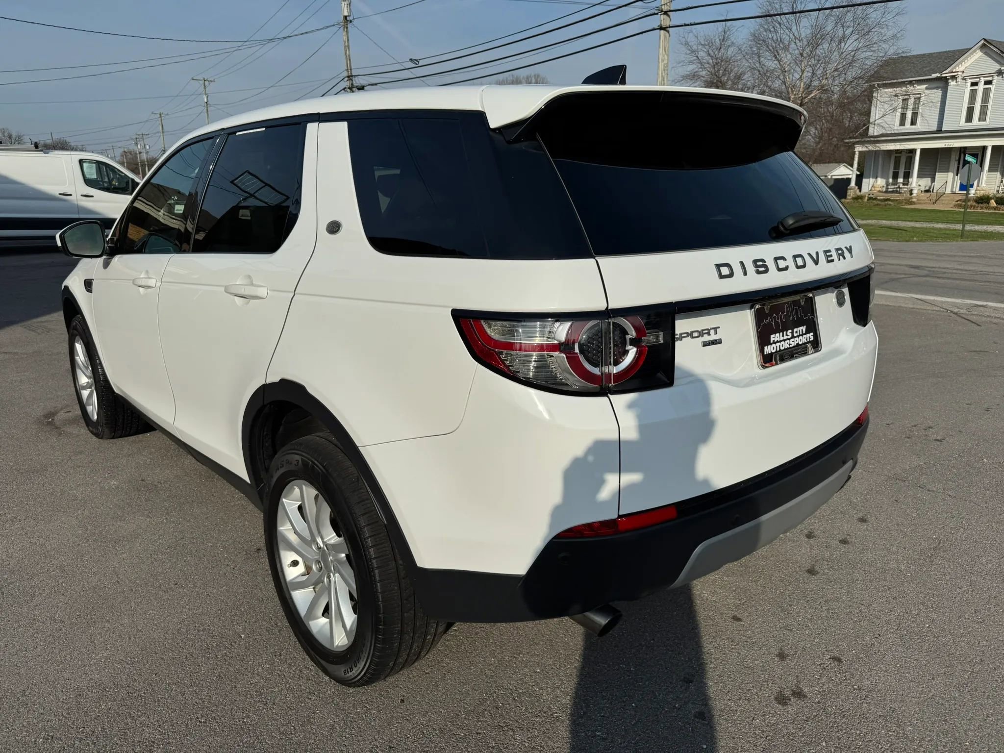 Used 2018 Land Rover Discovery Sport HSE image 11