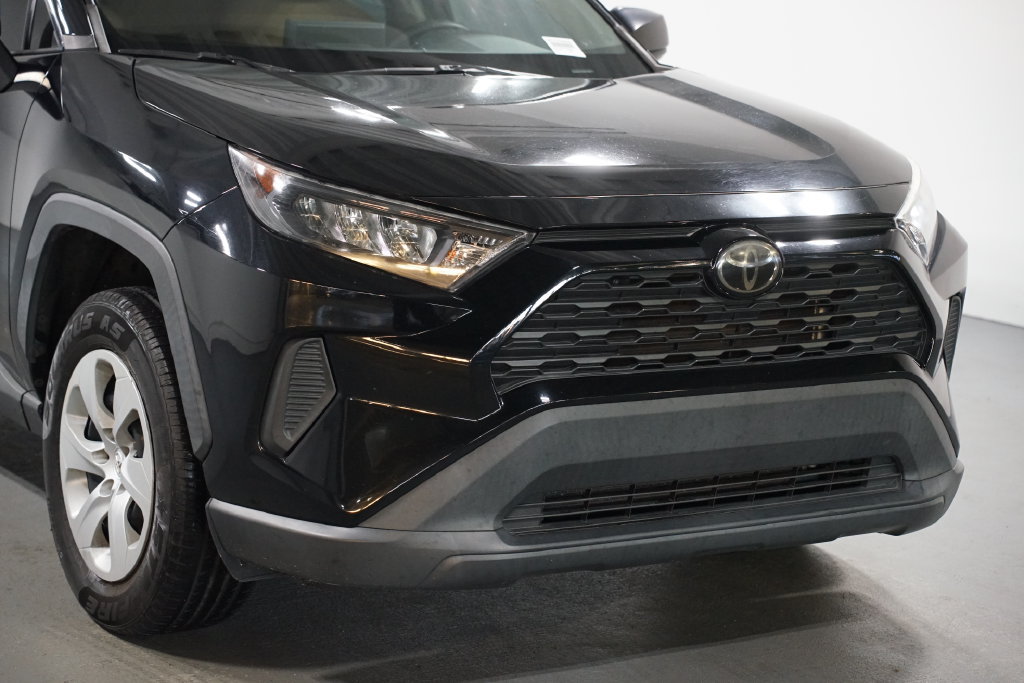 Certified 2020 Toyota RAV4 LE FWD image 4