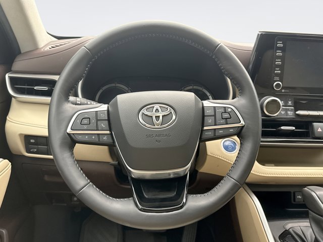 Used 2021 Toyota Highlander XLE AWD/4WD image 12