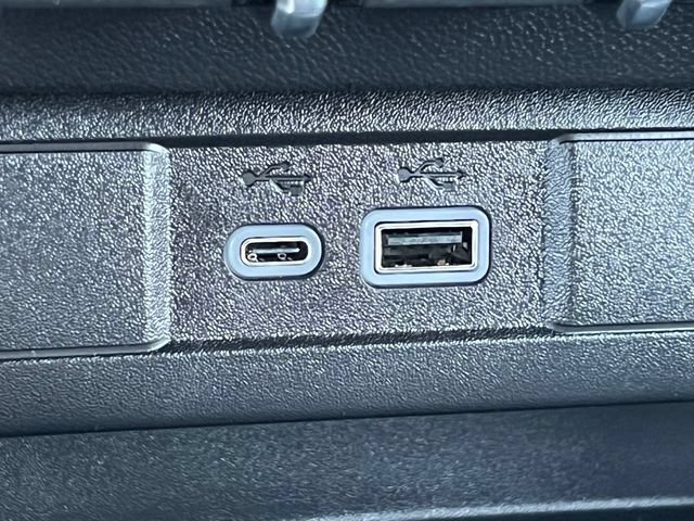 New 2026 Chevrolet Colorado ZR2 w/ Technology Package AWD/4WD image 36