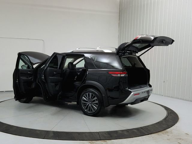 Used 2025 Nissan Pathfinder SL w/ SL Premium Package image 13
