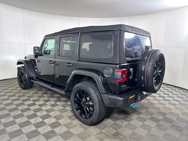 Used 2022 Jeep Wrangler Unlimited Sahara w/ Cold Weather Group image 5