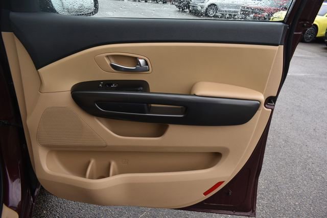 Used 2019 Kia Sedona LX image 41