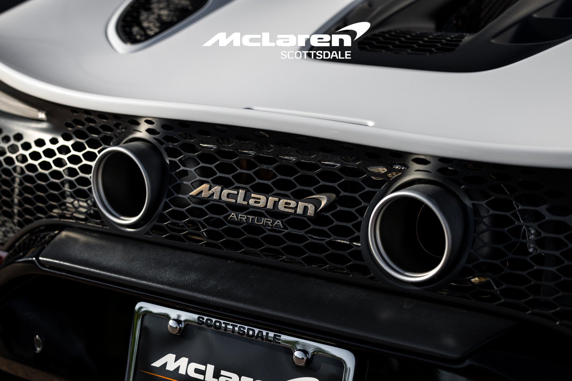 Used 2025 McLaren Artura Spider image 44