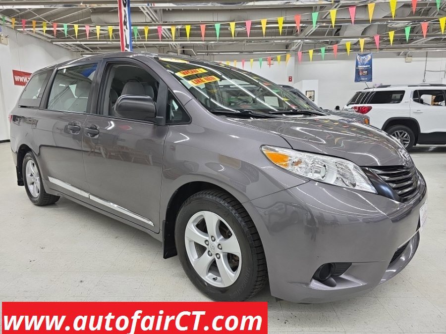 Used 2015 Toyota Sienna L FWD image 1