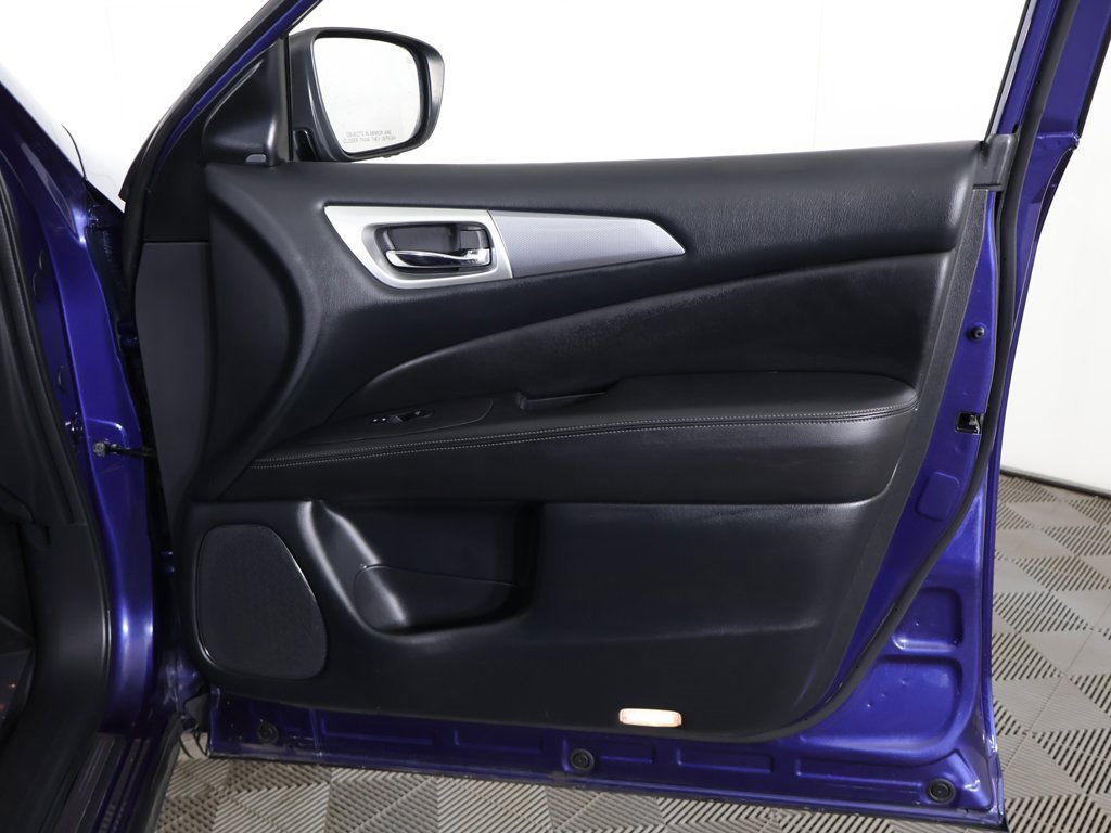 Used 2019 Nissan Pathfinder SL image 27