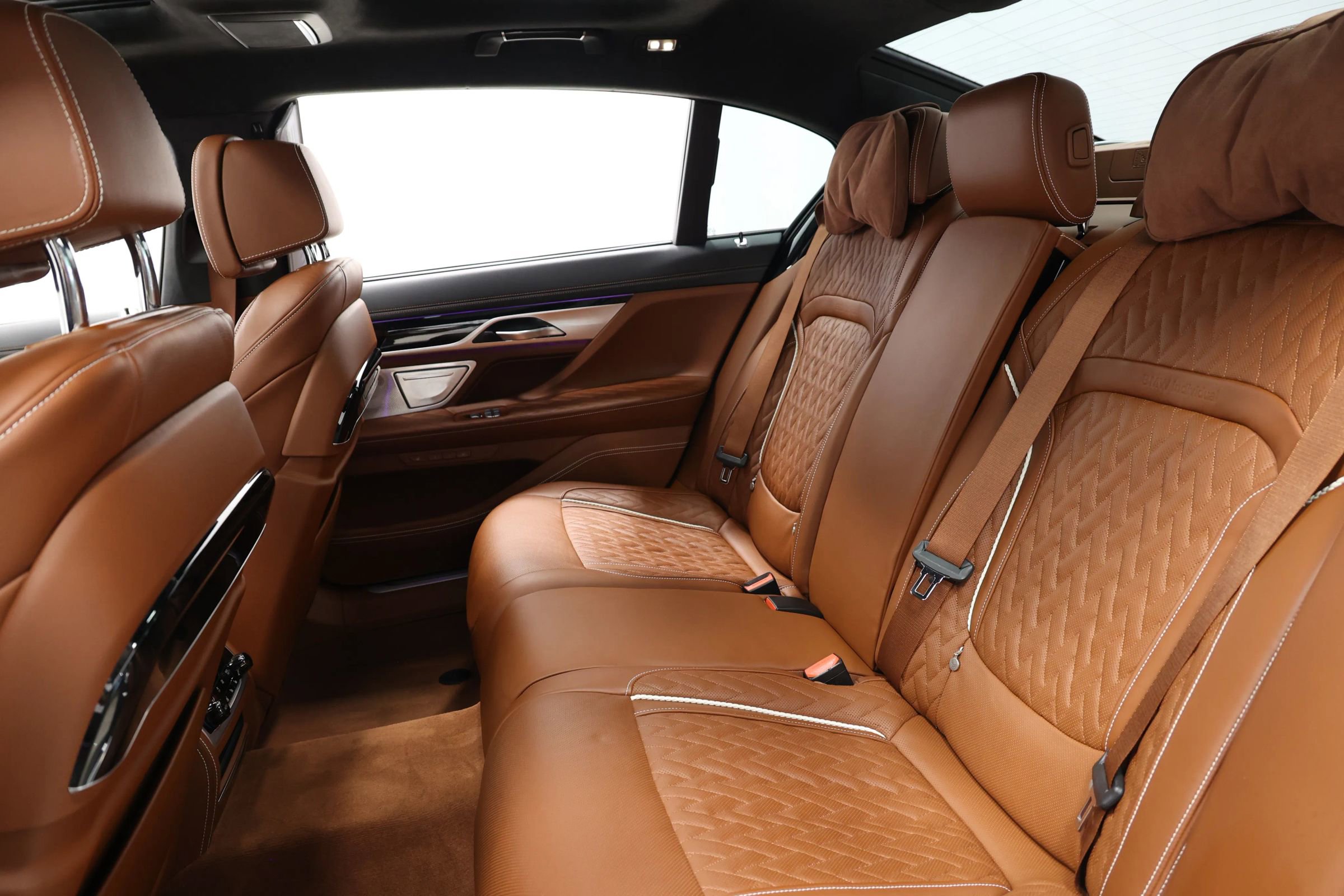 Used 2022 BMW M760i xDrive w/ Luxury Rear Seating Package image 55