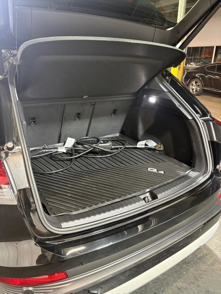 Used 2022 Audi Q4 e-tron Premium w/ Convenience Package image 8