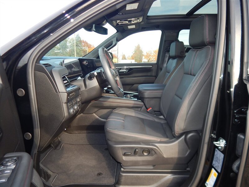 Used 2026 Chevrolet Suburban RST w/ RST Capability Package AWD/4WD image 24