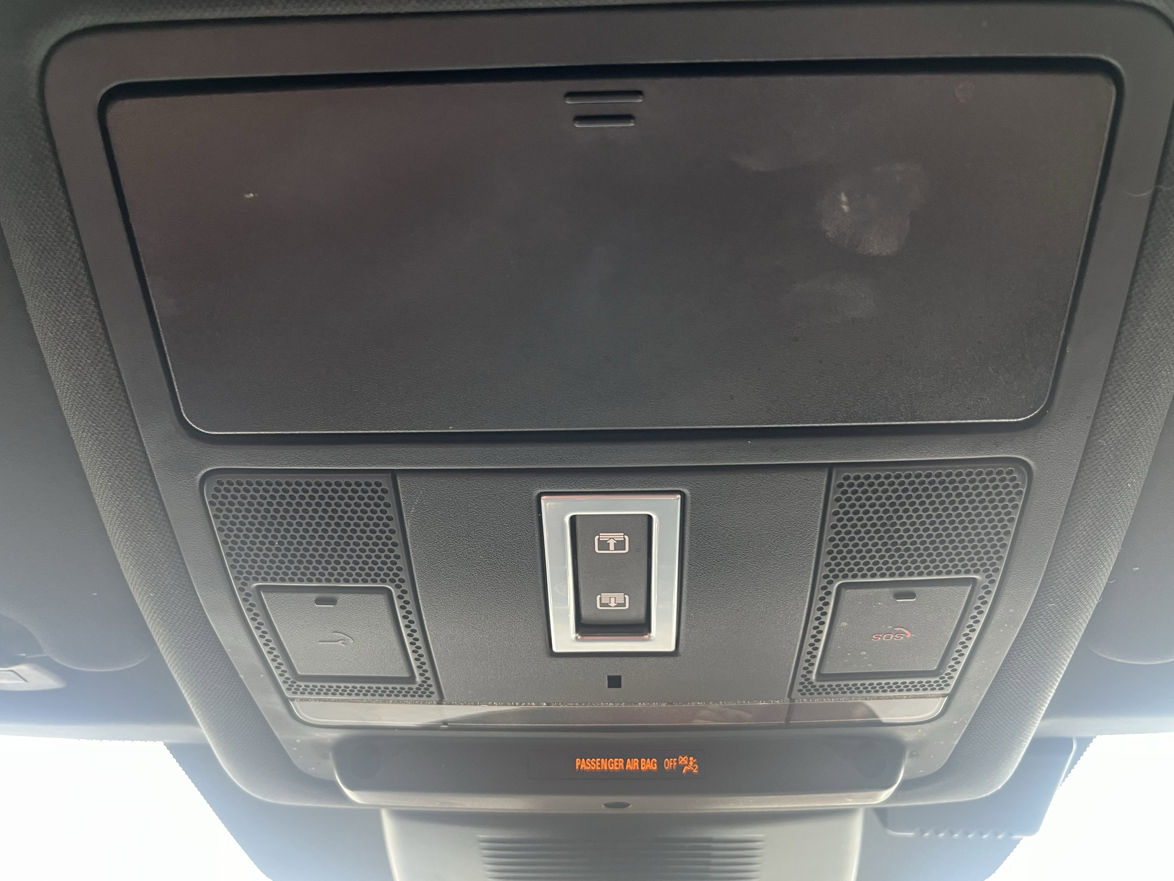 Used 2020 Land Rover Discovery Sport SE R-Dynamic AWD/4WD image 22
