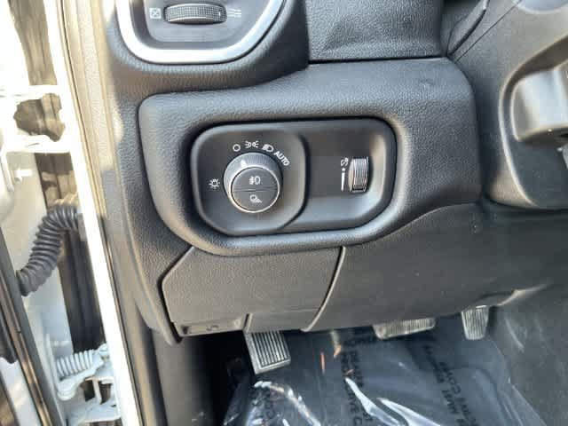 Used 2025 RAM 2500 Big Horn AWD/4WD image 32
