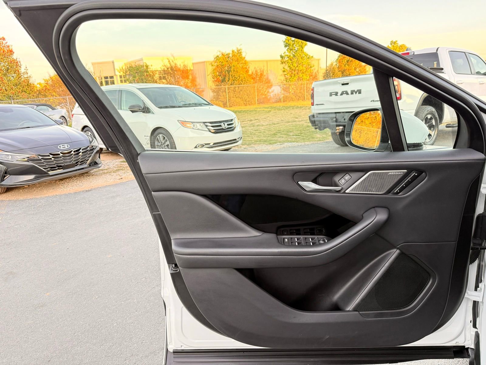 Used 2020 Jaguar I-PACE S image 31