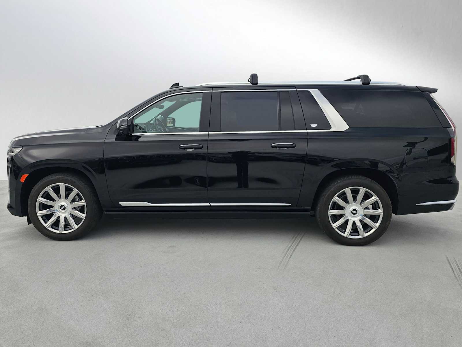 Used 2024 Cadillac Escalade ESV Premium Luxury Platinum AWD/4WD image 6